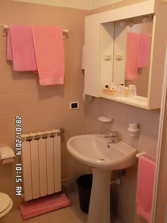 Hotel Residence La Rosa Castione della Presolana Cameră foto